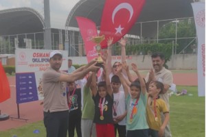 Toprakkaleli Öğrencilerden Büyük Başarı: Voleybolun Şampiyonları