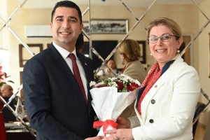 Asu Kaya'dan Taşlı Saldırıya Tepki