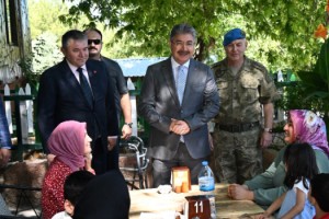 Başlık: Vali Erdinç Yılmaz Koruyucu Ailelerle Bir Araya Geldi