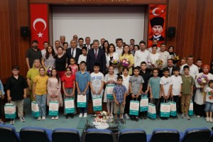 Bursluluk Sınavında Dereceye Giren Öğrenciler Ödüllendirildi