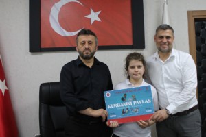 Genç Hafızdan Filistin'e Kurban Desteği
