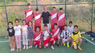 Özgür Özel Sözünü Tuttu, O Çocuklara Forması Ulaştı