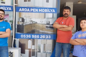 Osmaniyeli Marangoz Baba 4 Oğlu İle Atolyede