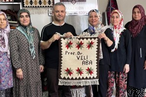 Prof. Dr. Veli Aba’dan Toprakkale Kilim Kooperatifi’ne anlamlı ziyaret