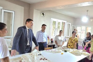 Toprakkale Kaymakamı Volkan Özer ADEM Kursunu Ziyaret Etti