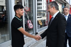 Vali Dr. Erdinç Yılmaz'dan Esnafa Moral Ziyareti