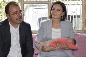 Kadirli’de yeni doğan bebeklere hoş geldin ziyareti