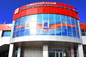 Osmaniye Olimpik Havuzu’nda tadilat çalışmaları sürüyor