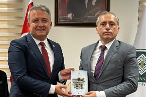 Şahin’den Çenet'e Destek: "Osmaniye Büyükşehir olsun”
