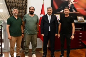 Vali Yılmaz'dan Ajans Muhabirlerine Samimi Karşılama
