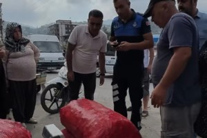 Bahçe’de zabıta ekipleri biber satıcılarını denetledi