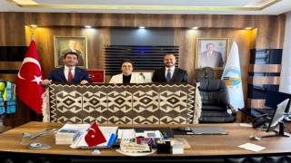 Eski Bakan Derya Yanık Toprakkale'de