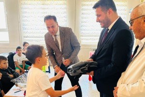 Hasanbeyli Belediyesi Öğrencilere Ücretsiz Üniforma Dağıttı