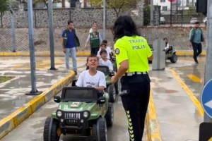 Osmaniye Polisi Çocuklara Trafik Kurallarını Öğretti