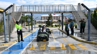 Osmaniye’de minikler trafik kurallarını eğlenceli şekilde öğreniyor