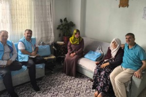 Osmaniye’de yaşlılara “Mum Dibini Işıtır” ziyareti