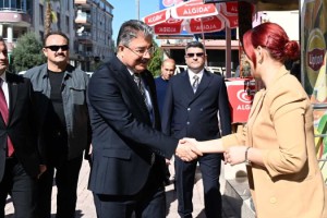 Vali Yılmaz Esnafla Sohbet Etti, Talepleri Dinledi