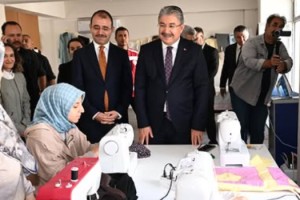 Vali Yılmaz, Kadirli Aile Destek Merkezini Ziyaret Etti