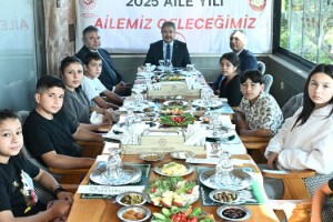 Vali Yılmaz, Öksüz ve Yetim Çocuklarla Kahvaltıda Buluştu