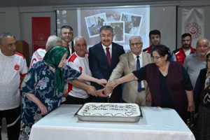 Vali Yılmaz’dan Huzurevi Sakinlerine Sürpriz Ziyaret