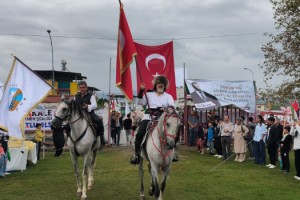 Yörük Türkmen Şenliği Yağmur Dinlemedi Renkli Görüntülere Sahne Oldu