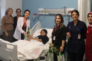 Hastanede Çocuklara Anlamlı Hediye