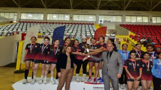 Hentbol Turnuvasına Damga Vurdular: Çifte Zafer