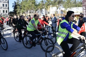 Kadirli’de Yeşilay Bisiklet Turu Renkli Görüntülere Sahne Oldu
