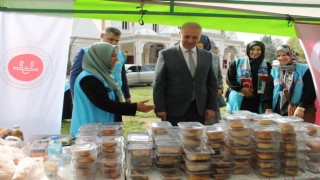 Osmaniye’de Gazze İçin 35 Hayır Çarşısı Kuruldu