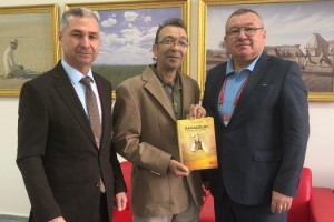 Todur Zanet’ten OKÜ Kütüphanesine Anlamlı Bağış