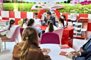 Toprakkale’de Kaymakam Özer’den Öğrencilere Kitap Okuma Desteği