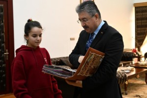 Vali Yılmaz “Sözlük Tasarımı” Yarışması Birincilerini Ağırladı