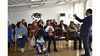 Kadirli’de Anne Akademisi Başladı, Kaymakam Dolu Kursiyerleri Ziyaret Etti