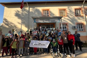 OKÜ'lü Öğrencilerden Kadirli’deki Okullara Kitap Desteği