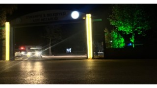 Osmaniye’de Asri Mezarlıkta Araç İçinde İki Genç Ölü Bulundu