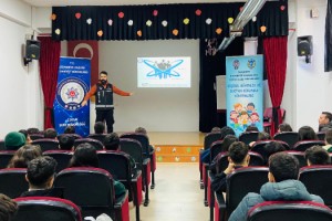 Osmaniye’de Çocuk Polisi Öğrencilere Güvenlik Semineri Düzenledi