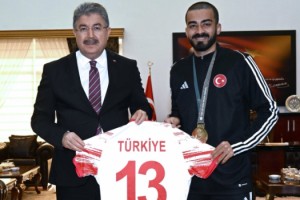 Osmaniyeli Mahmut Şahin’den Tokyo’da Olimpiyat Zaferi!