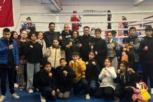 Toprakkale Belediyesi Sporcuları Niğde'deki Boks Turnuvasına Damga Vurdu