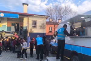 Bahçe Köyü’nde Öğrencilere Sıcak Çorba İkramı