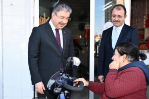 Kadirli’de Dr. Erdinç Yılmaz’dan Esnafa Moral Ziyareti