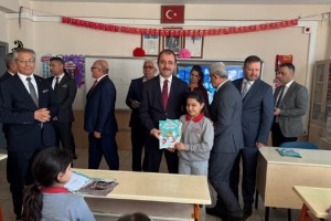 Kaymakam Erdinç Dolu, Kadirli’de Öğrencilerin Karne Sevincine Ortak Oldu