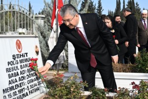 Osmaniye Valisi Dr. Erdinç Yılmaz’dan 104. Kurtuluş Yılı Şehitlik Ziyareti