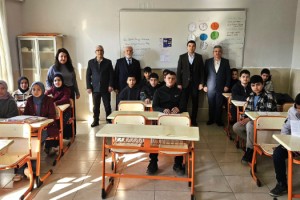 Toprakkale’de Karne Sevinci: Kaymakam Volkan Özer Öğrencilerle Buluştu