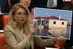 Asu Kaya’dan TBMM’de Deprem Konutu Tepkisi