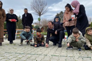Kadirli’de “Yeniden Sokak’ta” Projesi: Kaymakam Dolu Çocuklarla Oyun Oynadı