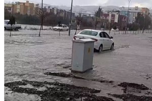Toprakkale’de Sağanak Sele Dönüştü! Caddeler Nehre Döndü