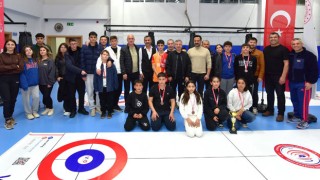 Curling Turnuvasında Büyük Rekabet