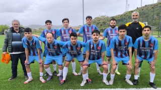 52 Yaşla 16 Yaş Aynı Sahada