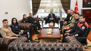 Vali Serdengeçti Polisleri Makamında Ağırladı