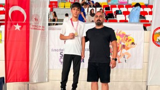 Osmaniyeli Yüzücü Berat Topkara Türkiye Finalleri'nde